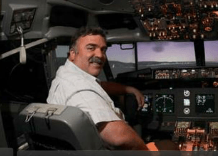 VIDEO: Man Builds Flight Simulator In His Garage