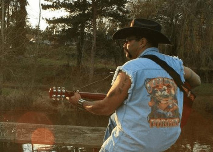 VIDEO: Ex-Truck Driver Aims For National Country Music Stage