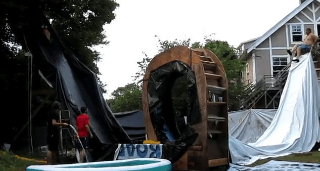 Video: Amazing Backyard Water Slide