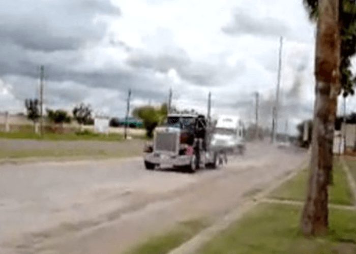 VIDEO: Old School Truck Races New Truck