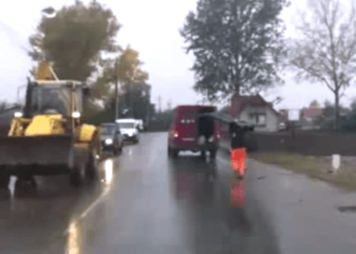 VIDEO: Man Carries Oversized Load