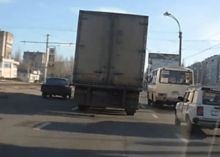 VIDEO: Don’t Cut Off A Truck And Then Stop