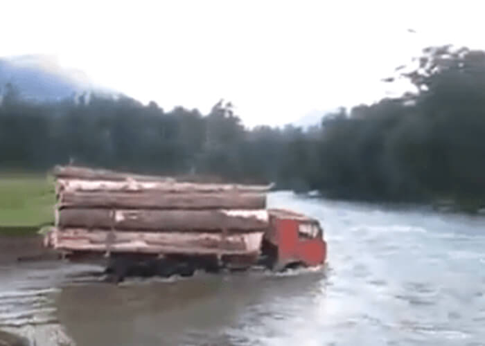 VIDEO: Fearless Driver Crosses River