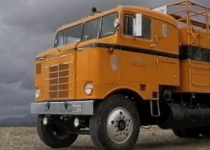 VIDEO: Closer Look: ’52 Kenworth 825c Cabover