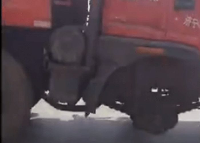 VIDEO: Truck Driving With No Front Wheels