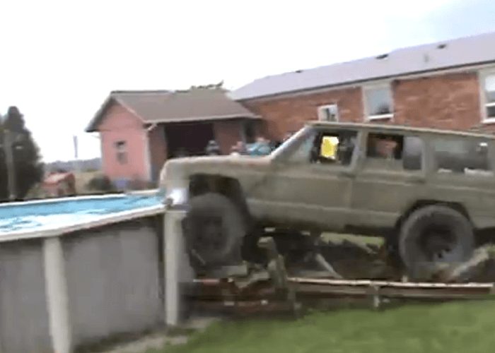 VIDEO: Jeep Jumps Through Swimming Pool