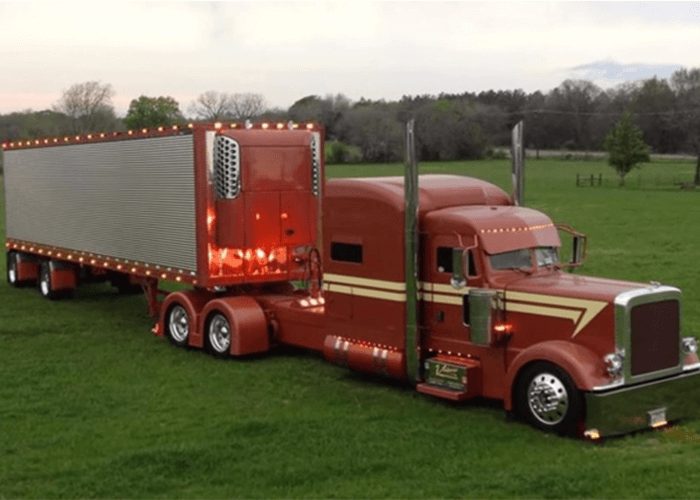 VIDEO: Impressive Custom Big Rigs