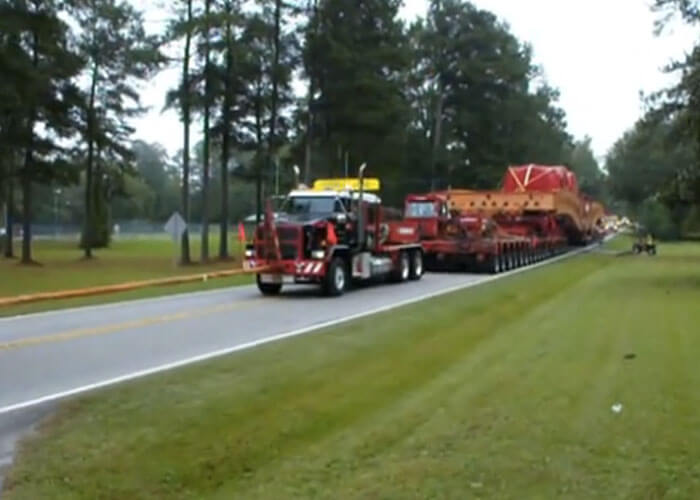 VIDEO: Hauling 1.9 Million Pound Generator