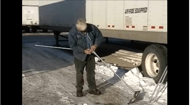 New Law Will Fine Truckers For Failing To Remove Snow and Ice From Trucks