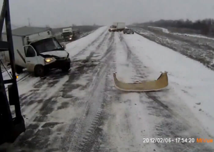 VIDEO: Demolition Derby on Icy Road
