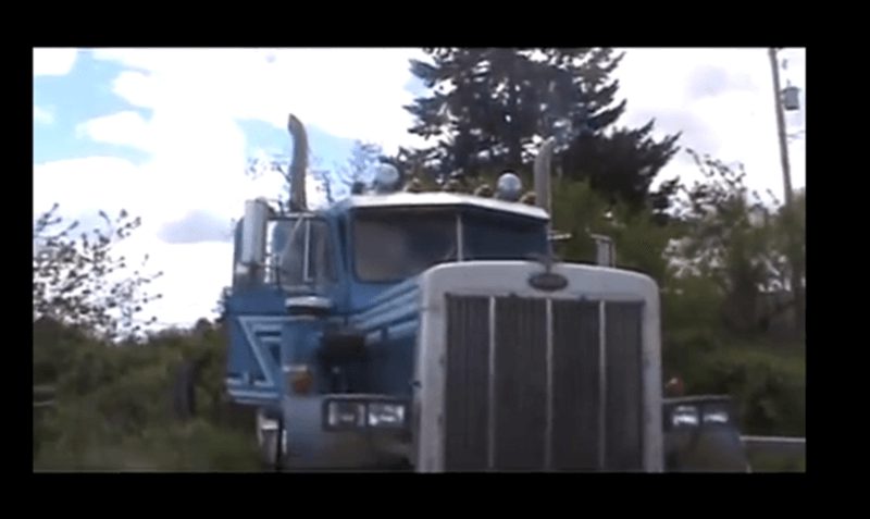 Video: '85 Peterbilt Cold Start