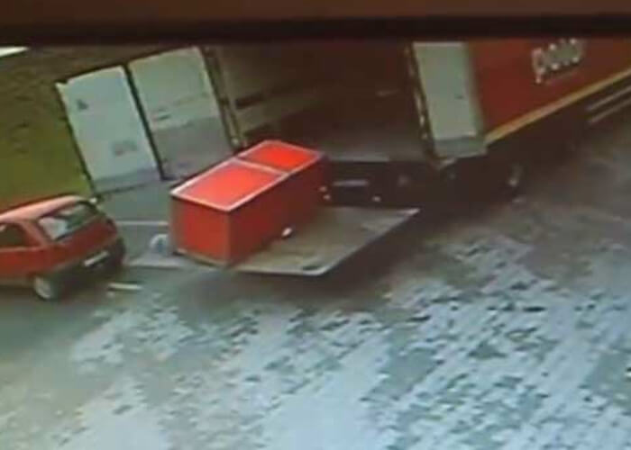 VIDEO: Very Scary Unload