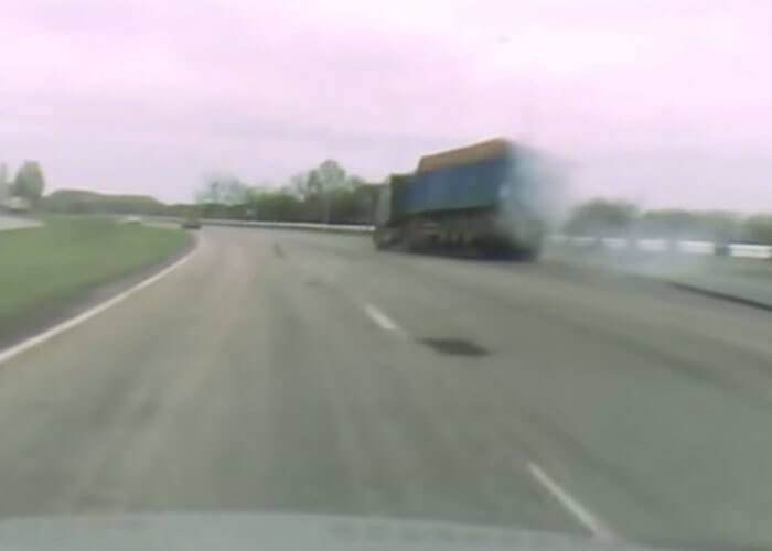 Video Truck Driver Rolls His Truck On 9 Wheels To Avoid Collision 