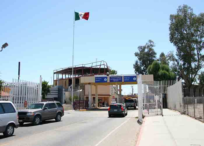 Arizona DOT Warns 'Mexican Truckers Threatening Traffic Blockade at Arizona Border Crossings'