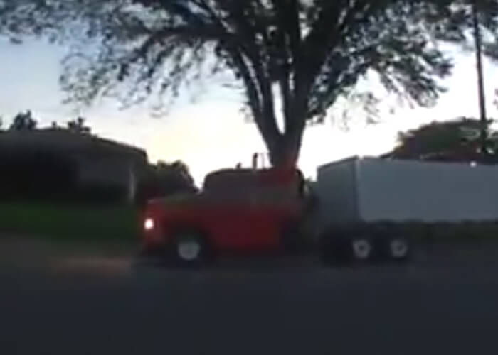 VIDEO: Cool Mini Semi Truck