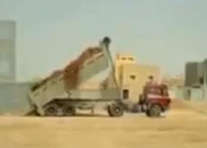 Video: Bucket Collapses Under Heavy Load