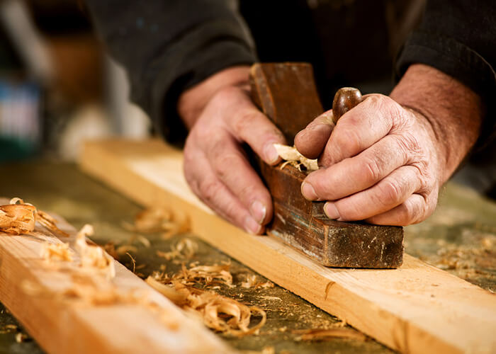 VIDEO: Former Truck Driver Crafts Beautiful Oak Truck Models
