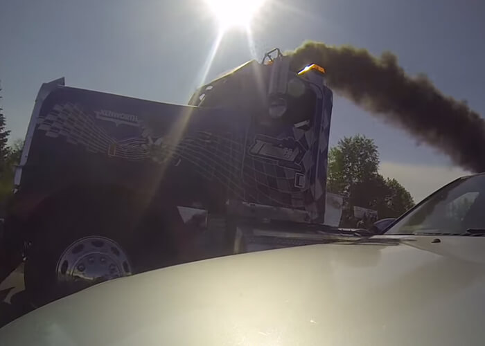 VIDEO: BMW M5 vs. Kenworth W900