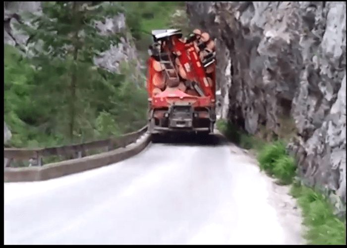 Video: Truck Drives Through Narrow Gorge Road