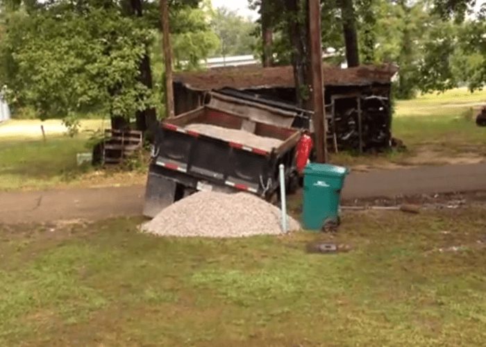 Video: Dump Truck Driver is Having a Bad Day