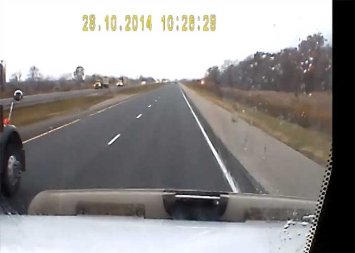 Video: Truck Cuts Off Truck to Reach On-Ramp