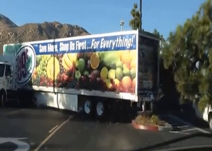 VIDEO: Massive U Turn Fail VIDEO: Massive U Turn Fail