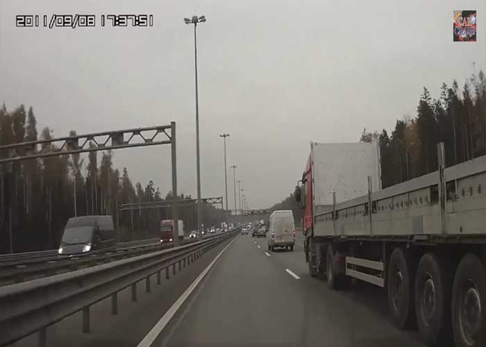 Video: Lucky Truck Driver Avoids Accident