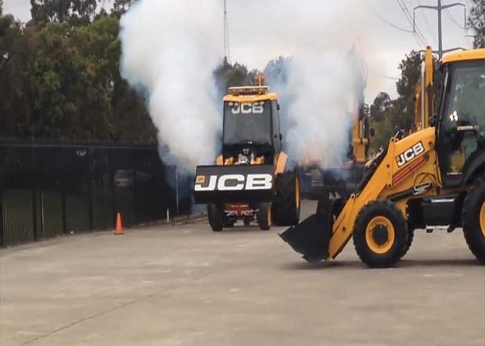 Video: 1,000 HP Backhoe Sets Speed Record