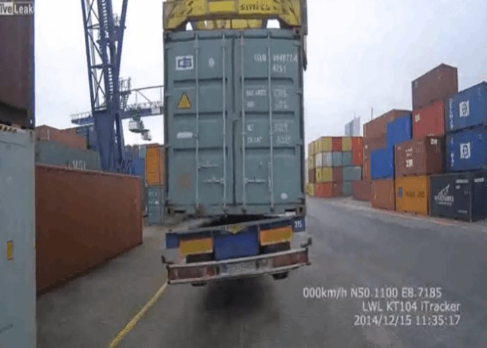 Video: Container Truck Fail