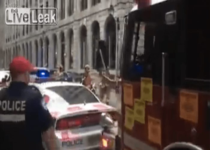VIDEO: Fire Truck Moves Vehicles Out of Its Way