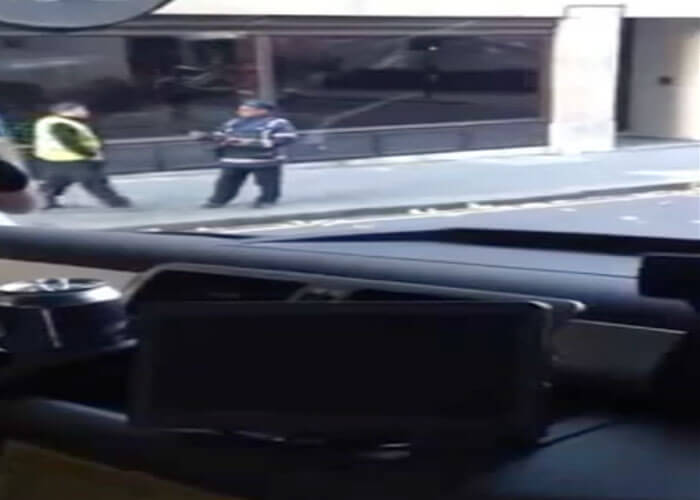 Video: UK Truck Driver Taunts Parking Cop With Windshield Wipers