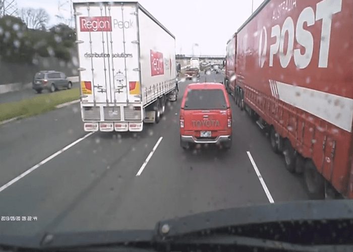 VIDEO: Pickup Truck Paying Games With Truck Driver