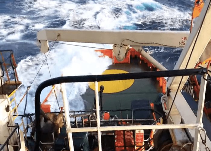 VIDEO: Rescue Boat On Rolling Sea