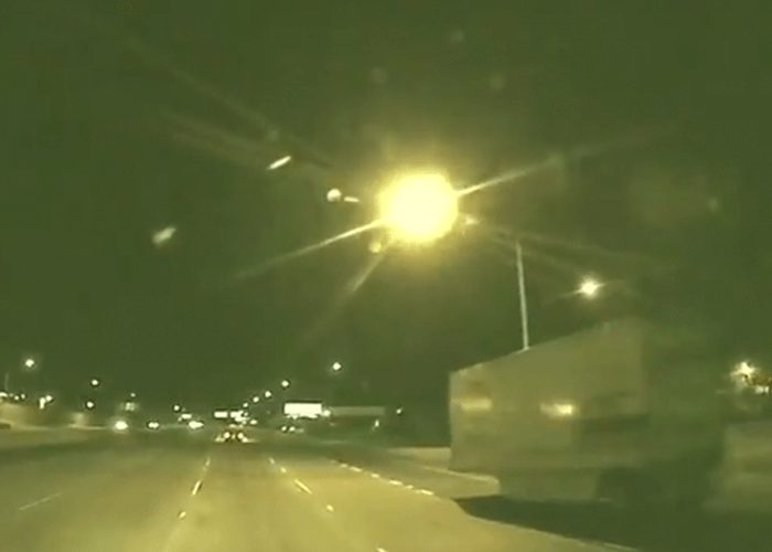 VIDEO: Dropped Trailer In The Freeway