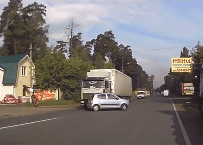 VIDEO: Intersection Accident Caused By Impatient Driver