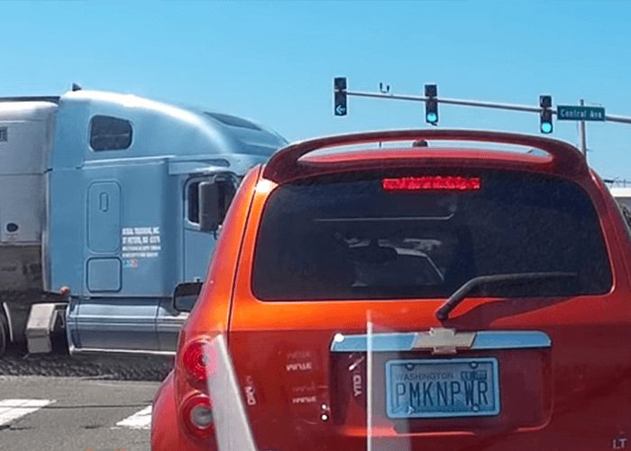 VIDEO: Truck Driver’s Massive Intersection Struggles