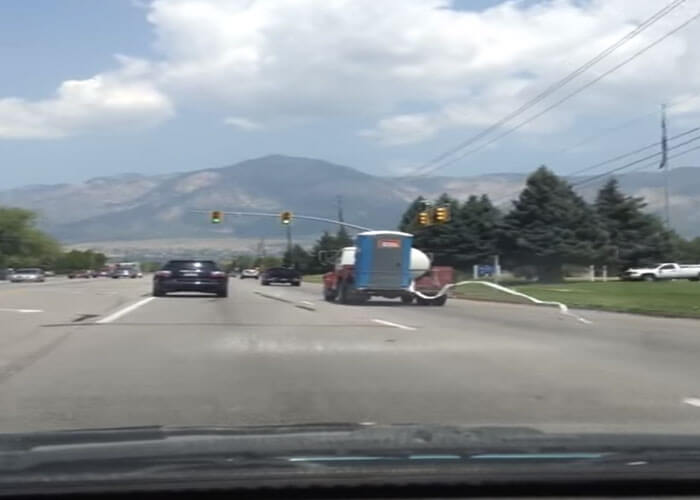 VIDEO: Porta Potty Has a Straggler