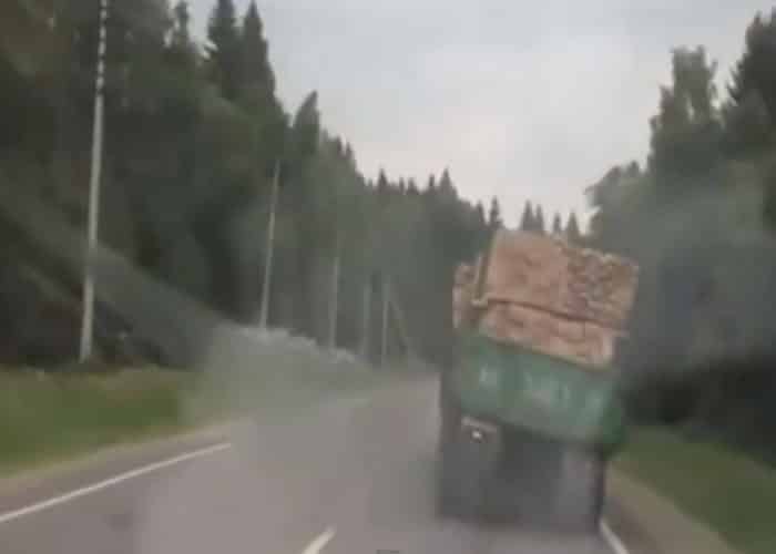 VIDEO: Truck Goes Into Death Wobble