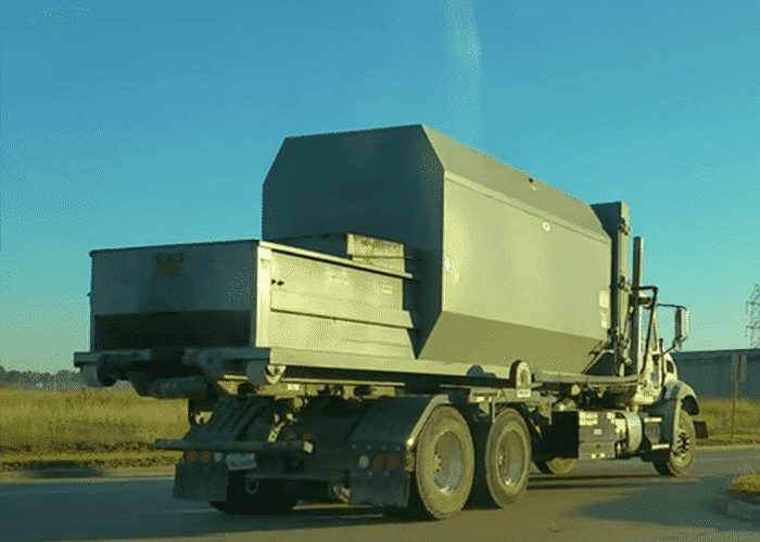 VIDEO: Impatient Trucker Drives Into Oncoming Traffic To Avoid Line
