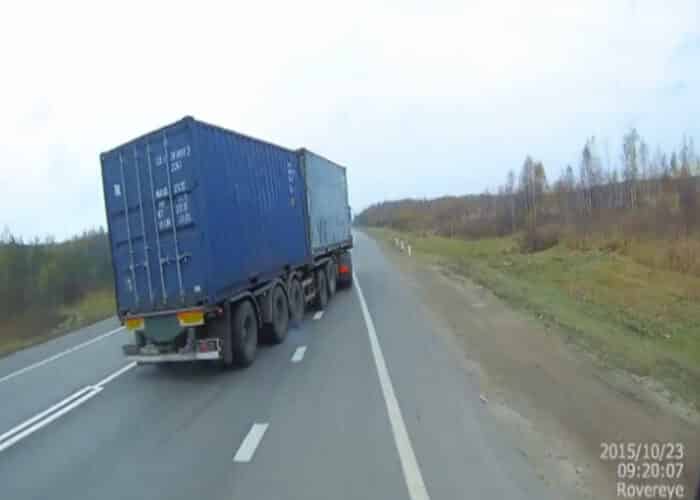 VIDEO: Truck Detaches From Its Load