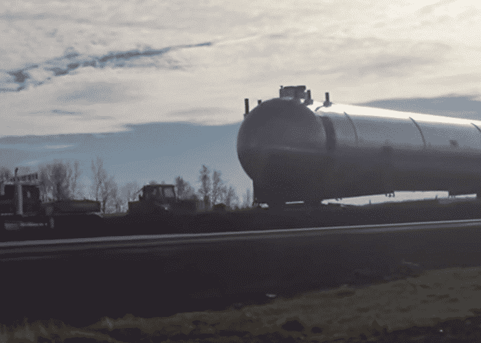 VIDEO: Trucks Haul A Whopping 2 Million Pound Load