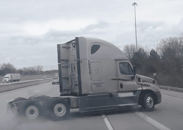 VIDEO: Bobtail Locks Up Brakes And Spins Out