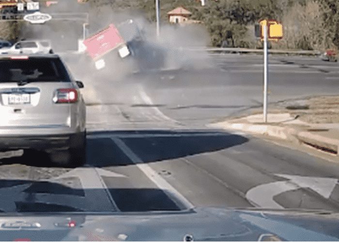 VIDEO: Dump Truck Causes Chaos In Intersection