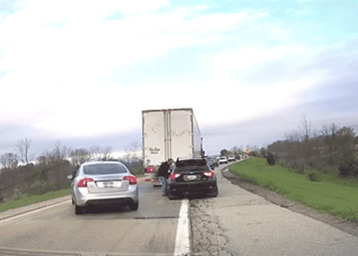 VIDEO: Frustrated Trucker Gets Out To Shout At Four Wheeler