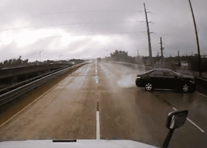 VIDEO: Wet Road Spin Out