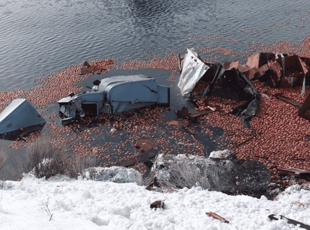 Second Apple Truck Crashes Into Columbia River This Week