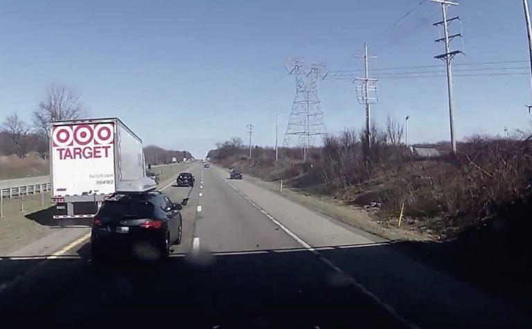 VIDEO: Two Truckers Take Evasive Action
