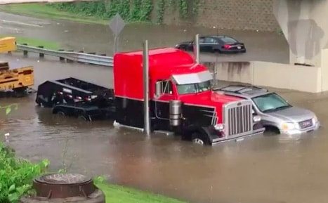 VIDEO: Trucker Rescues Louisiana Lady From Flood Waters