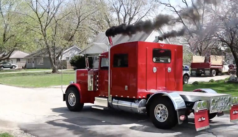 VIDEO: Little Truck, Big Burnout