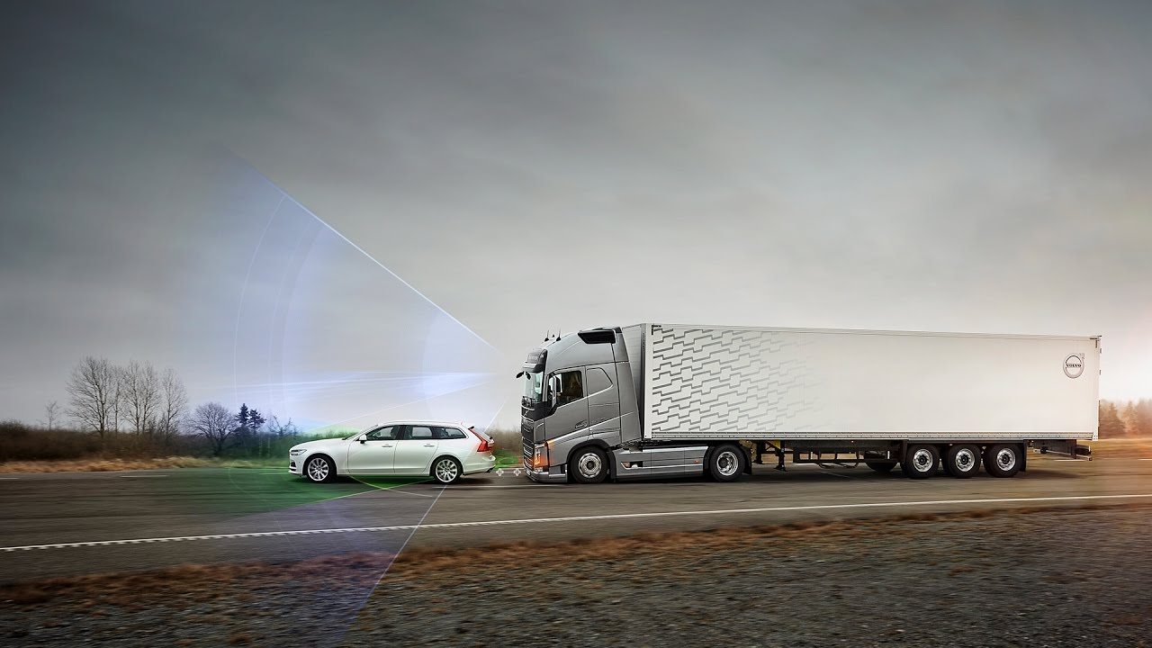 VIDEO: Volvo Demonstrates Emergency Braking Technology